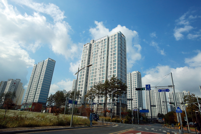 주민들은 충북혁신도시가 고층 아파트와 빌딩이 많은 또 하나의 신도시가 아니라 새로운 도시로 성장하기를 원한다.