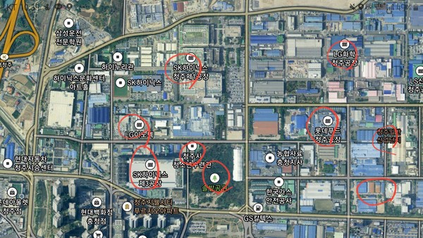 청주산단 인근에 있는 SK하이닉스와 LG화학, LG이노텍, 롯데푸드 청주공장, 농협 사료공장 등을 지도에 표기한 모습.