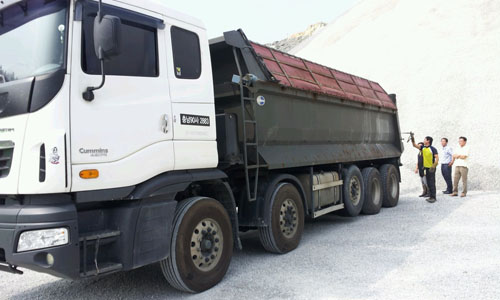 충주지역 일대에서 폐기물만 운반할 수 있는 진개덤프 트럭이 건설자재 불법 운송을 벌여 집중 단속이 요구되고 있다. 사진은 직접 관련 없음. 충청리뷰DB.