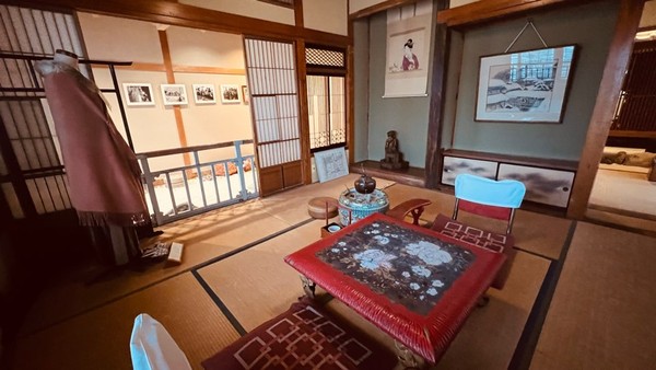 유자와 온천마을의 타가한 료칸은 노벨문학상을 받은 가와바타 야스나리 소설 설국의 무대다.