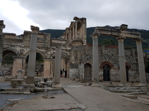 찬란했던 고대 로마시대를 보여주는 에페스 유적