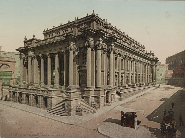 왕립 오페라 극장의 옛 모습.